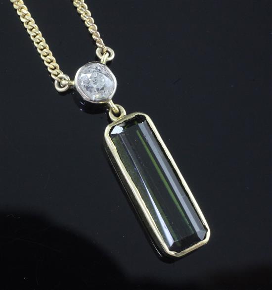 An Italian Uno A Erre 9ct gold, green tourmaline and diamond set drop pendant, pendant 27mm.